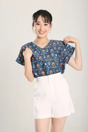 Ofelia Floral Prints Top in Blue