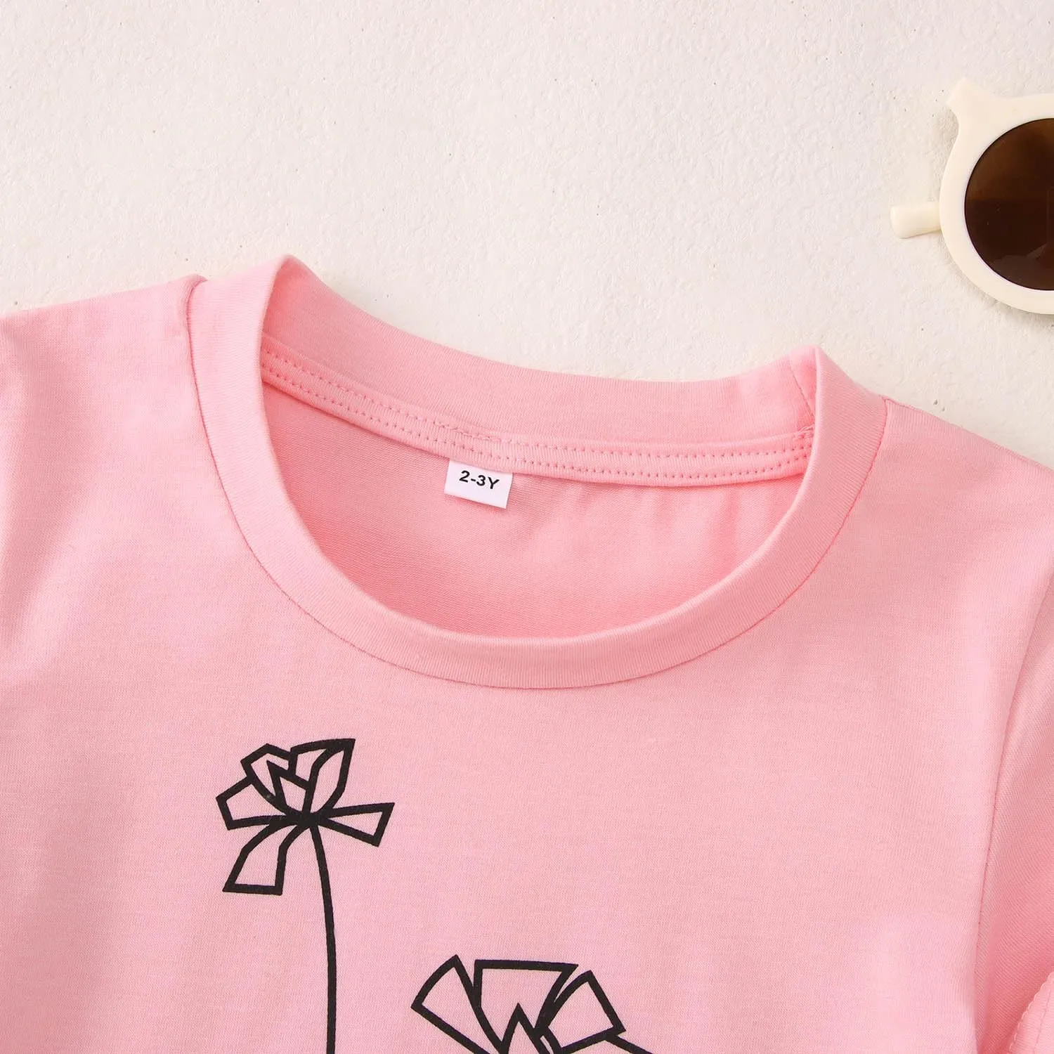 Raising A Wildflower Mommy and Me Shirts Cute Floral Graphic T-Shirt Mom and Daughter Outfits Summer Short Sleeve Tees