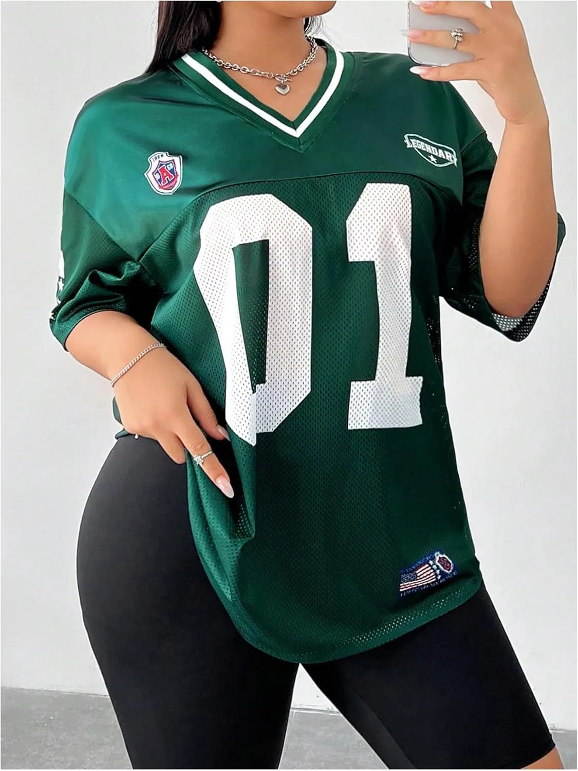 WDIRARA Women's Plus Size Football Jersey Shirts Oversized T Shirt Graphic Letter Print V Neck Short Sleeve Streetwear Top