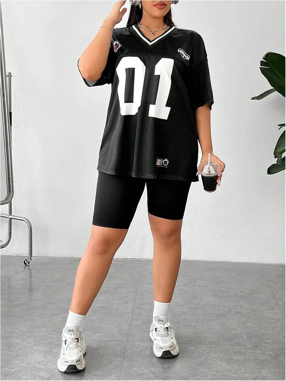WDIRARA Women's Plus Size Football Jersey Shirts Oversized T Shirt Graphic Letter Print V Neck Short Sleeve Streetwear Top