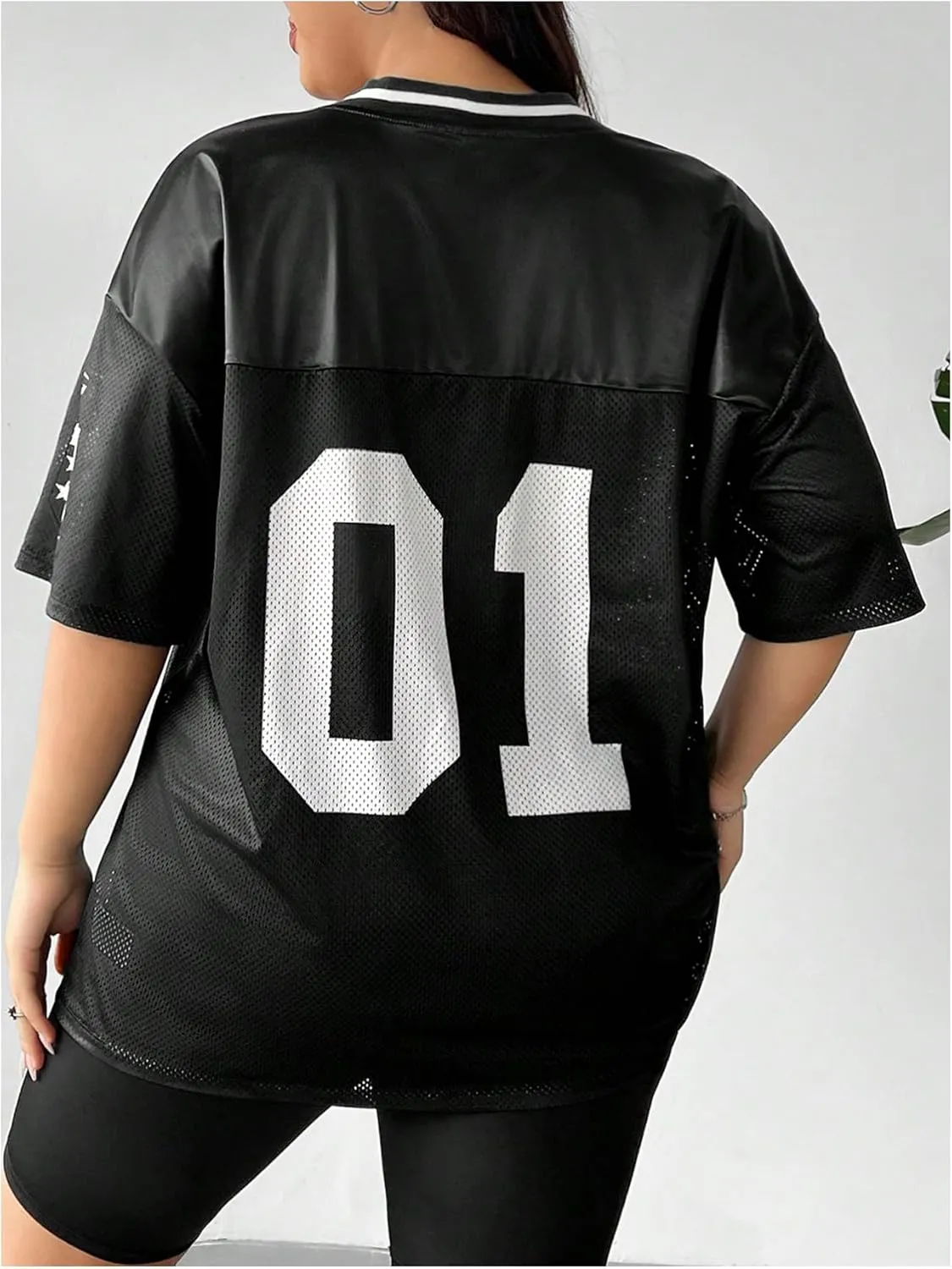 WDIRARA Women's Plus Size Football Jersey Shirts Oversized T Shirt Graphic Letter Print V Neck Short Sleeve Streetwear Top
